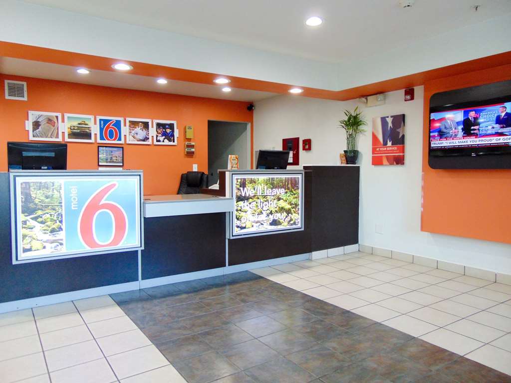 Motel 6 Marysville South Ca Interior photo